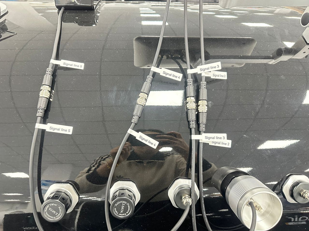 MedEq TimeCapsule Vision C900+ hard-shell hyperbaric chamber: labeled air and oxygen hose connections