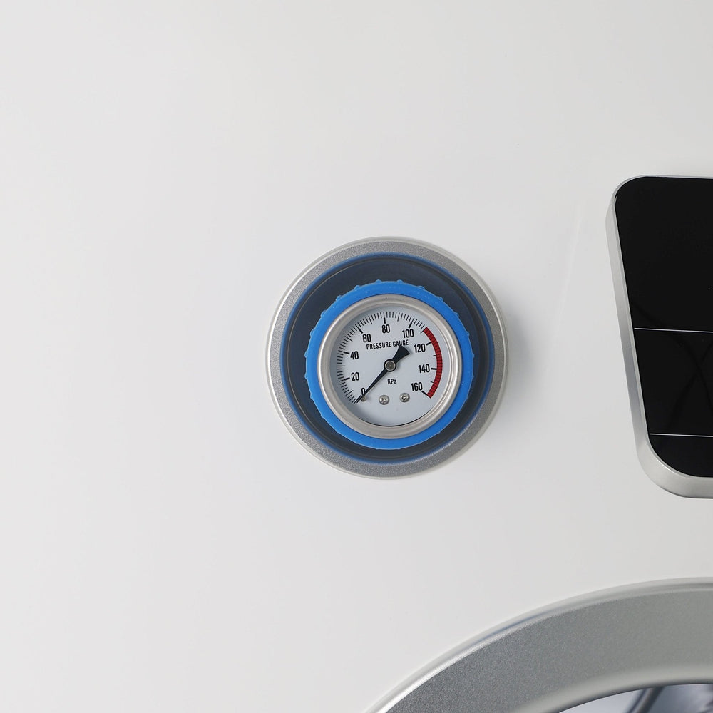 MedEq TimePod 2 triangular hard-shell hyperbaric chamber: pressure gauge