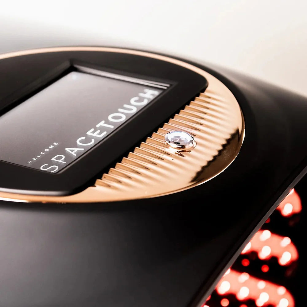 Welcome start screen and fluted rose-gold bezel on the Galaxy Zero Atlas LED Light Therapy Capsule control panel